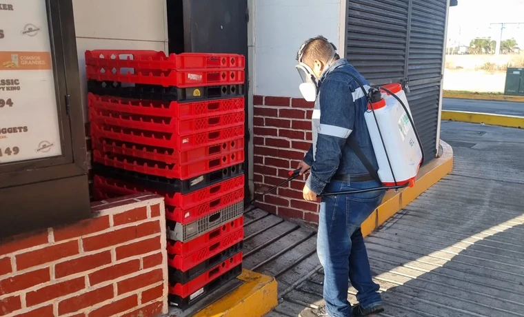 Imagen real de servicio en comercio mexicano